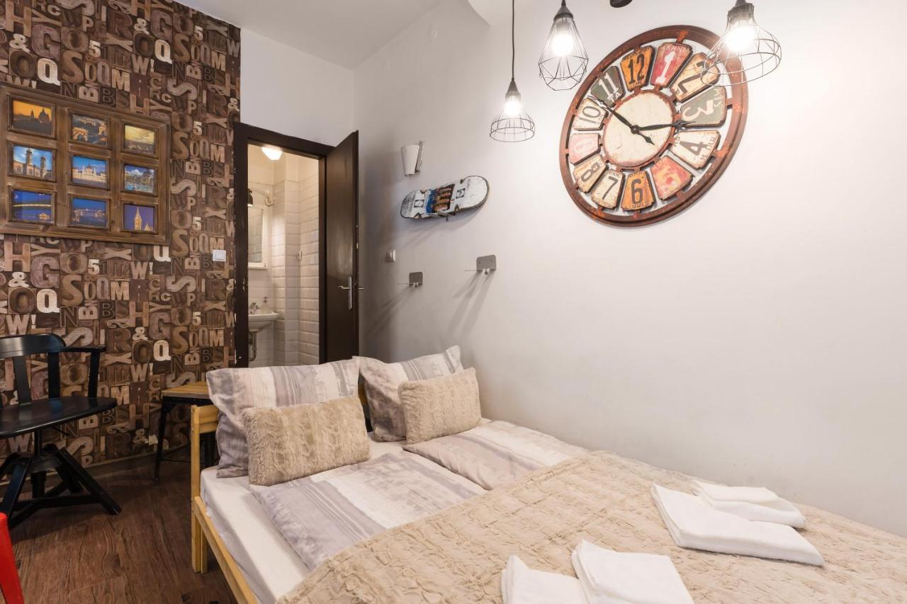Cheerful Studio Budapest Downtown Exterior photo